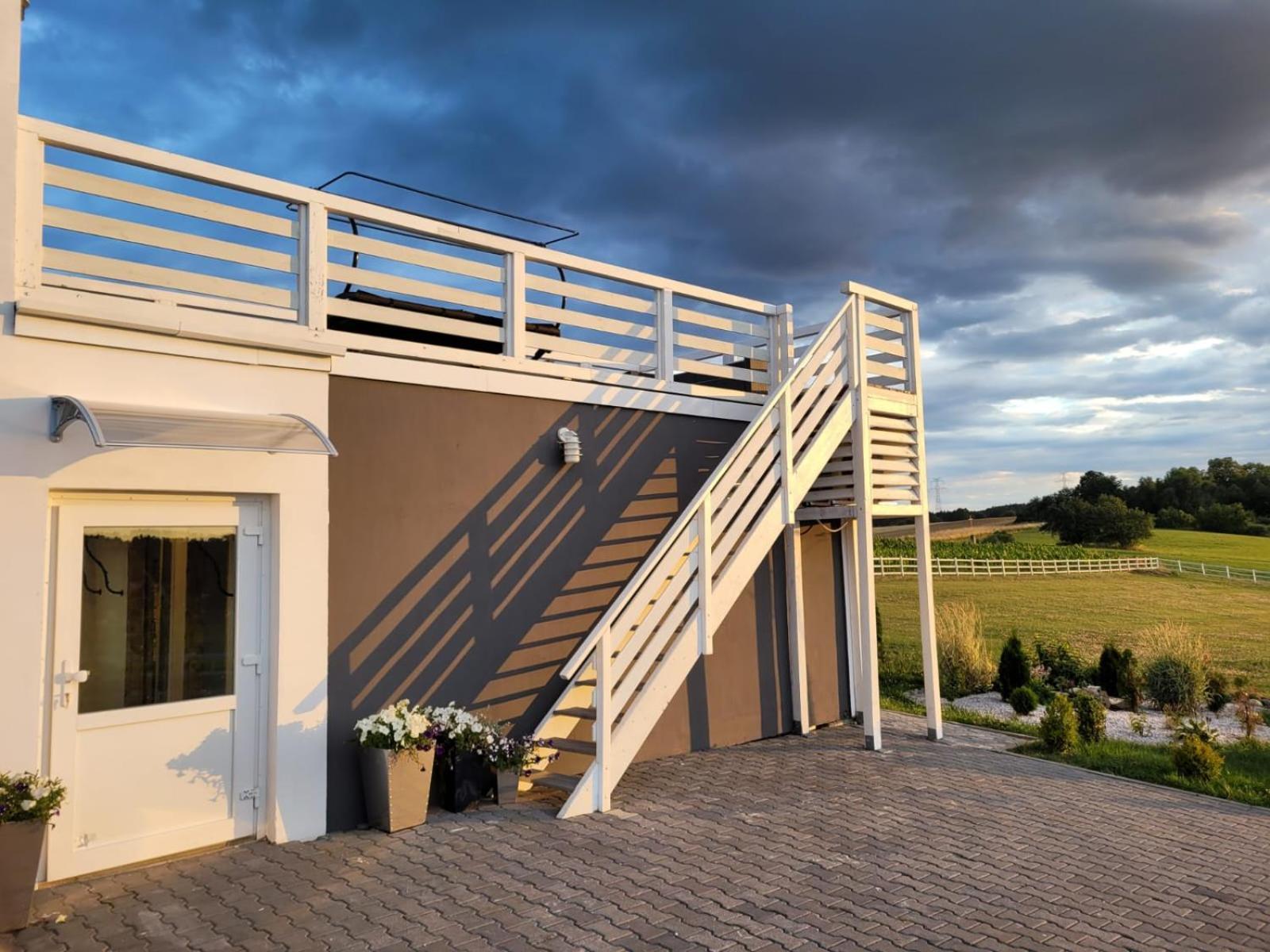 Domek Na Pagorku Lwowek Slaski Exterior foto